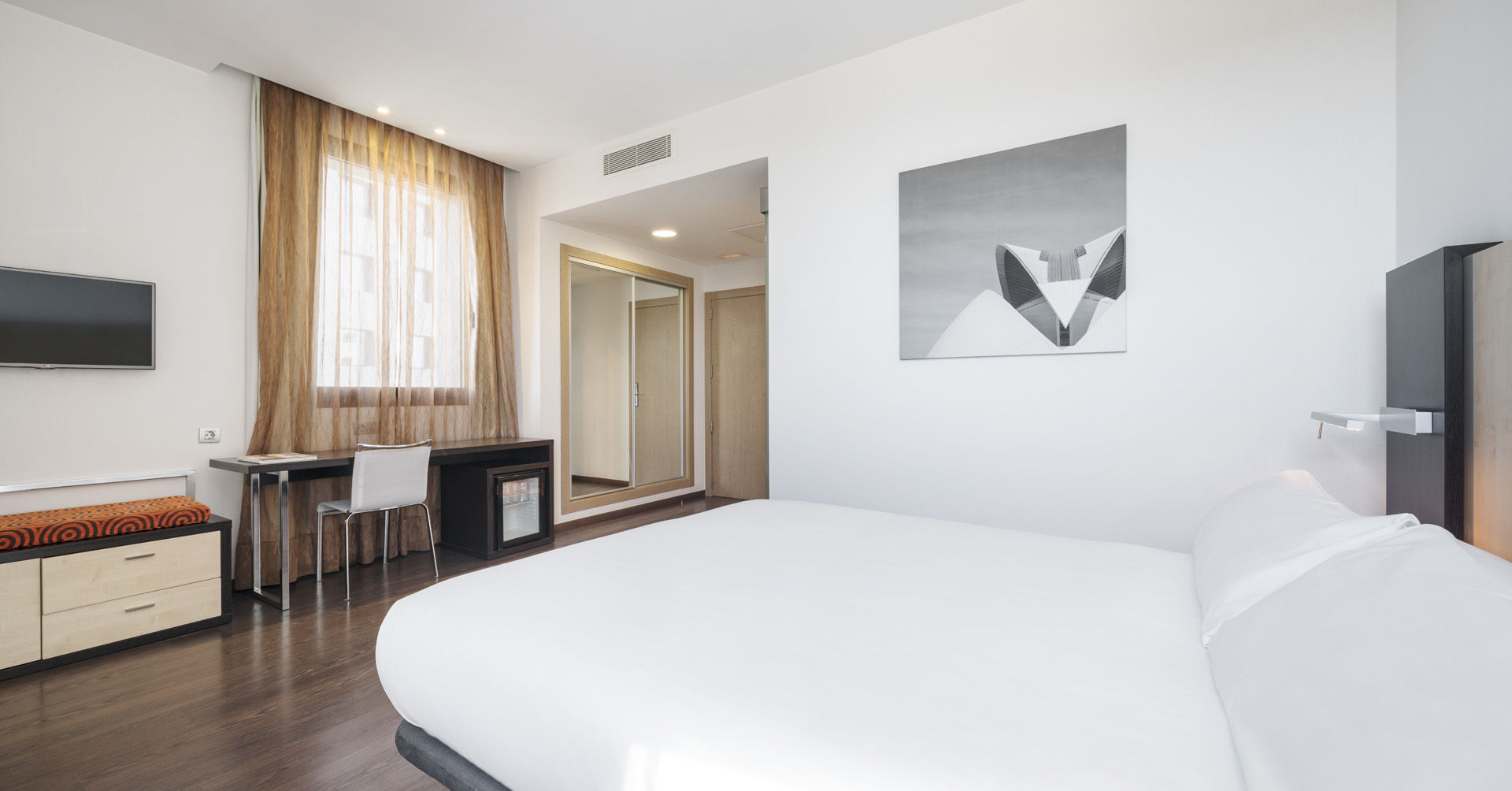 Hotel Ilunion Aqua 4 Valenza Esterno foto